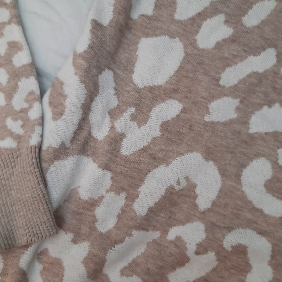 Mocha leopard print sweater - Picture 5 of 5